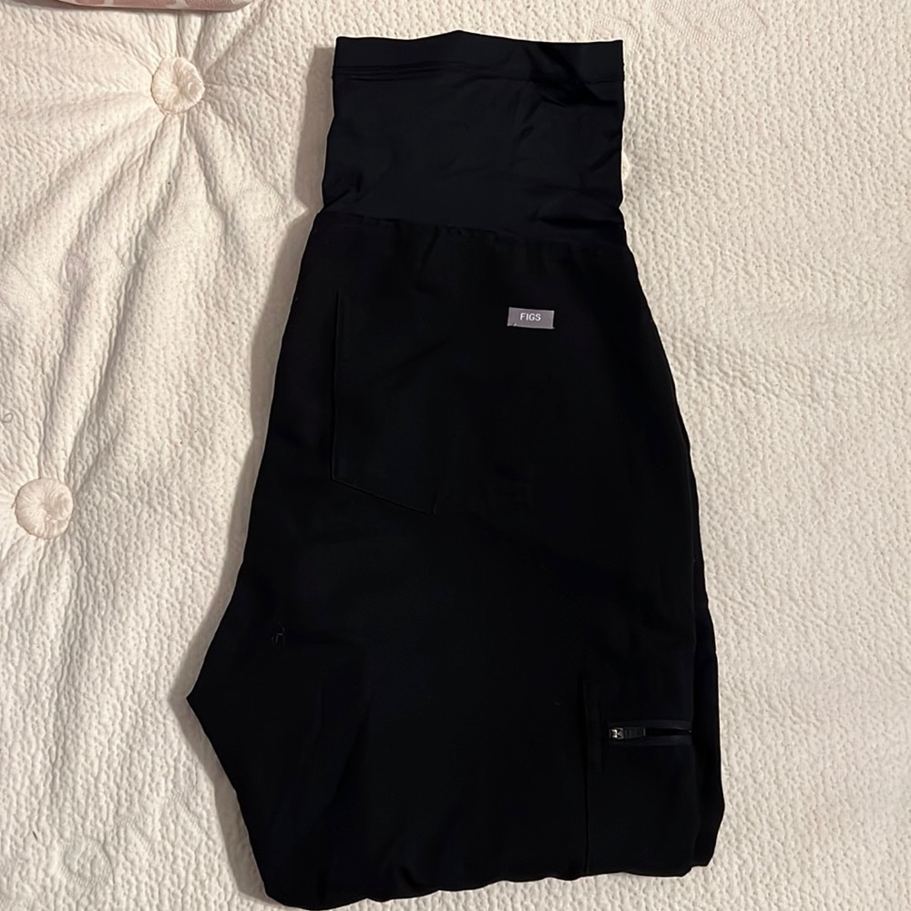 COPY - Figs maternity scrub pants size small